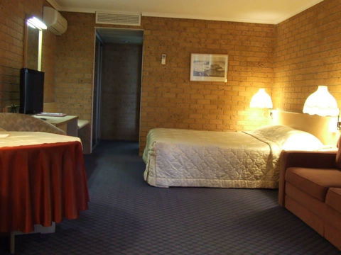 The John Hunter Motel - Yamba Accommodation 3