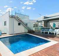 The Lookout - Ultra Modern and Luxurious - Yamba Accommodation