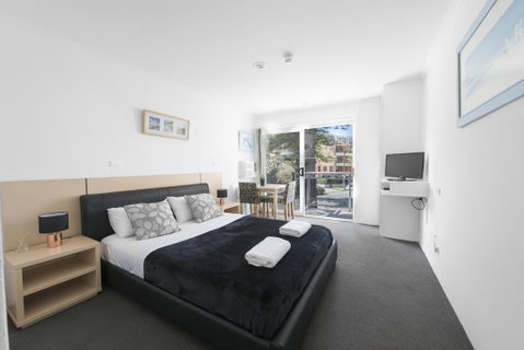 The Manly Hotel Est. 1964 - Yamba Accommodation 0