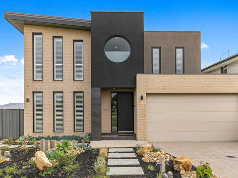 The Mansion - Yamba Accommodation 0