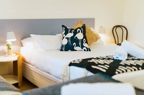 The Med Crescent Head - Yamba Accommodation 2