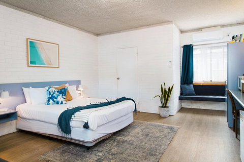 The Med Crescent Head - Yamba Accommodation 0