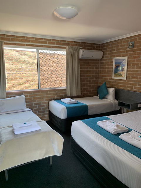 The Oaks Hotel Motel - Yamba Accommodation 3