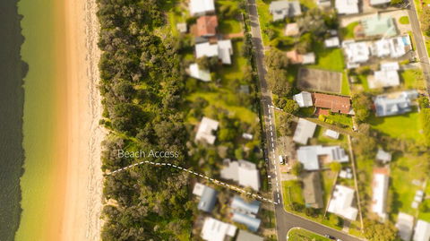 The Old Cottage @ Cowes - Yamba Accommodation 3