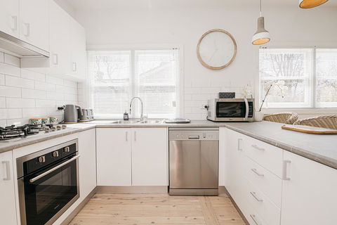 The Palms - Stylish, Modern And Cute As A Button - Yamba Accommodation 3