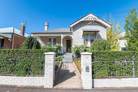 The Pearl On Prince  Stylish Cottage, CBD, Wifi - Yamba Accommodation 0