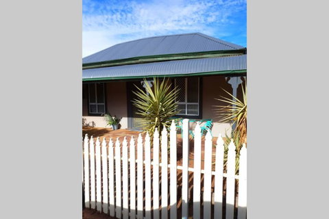 The Pool House - Yamba Accommodation 1
