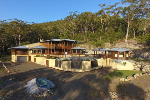 The Pool House - Yamba Accommodation 2