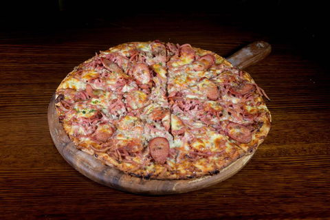 The Queensland Hotel - Yamba Accommodation 2