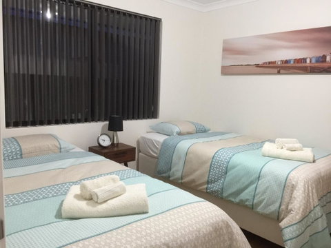 The Royal Dolphin Holiday Home - Yamba Accommodation 2