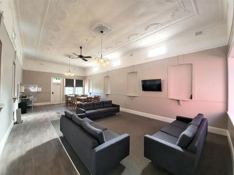 The Royal Hotel - Yamba Accommodation 2