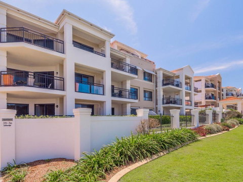 The Sands Unit 28 - Straight Across The Road From The Beach - Yamba Accommodation 1
