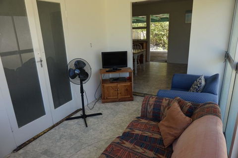 The Shack - Rainbow Beach, The Ultimate Beach Shack, 200m To Beach - Yamba Accommodation 2