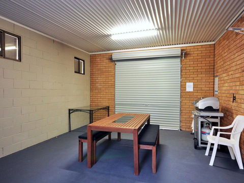 The Studio On The Lake @ Fishing Point, Lake Macquarie - Honestly Put The Line In And Catch Fish - Yamba Accommodation 2
