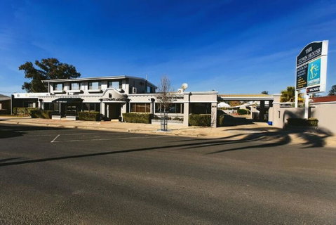 The Town House Motor Inn - Yamba Accommodation 0