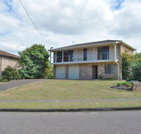 The Verandah' 9 Hanson Avenue - fantastic child friendly home - Yamba Accommodation