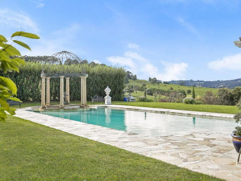 The Villa @ Linden Hall Highlands Luxury - Yamba Accommodation 2