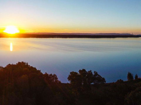 The Wharf House - Budgewoi - Yamba Accommodation 2