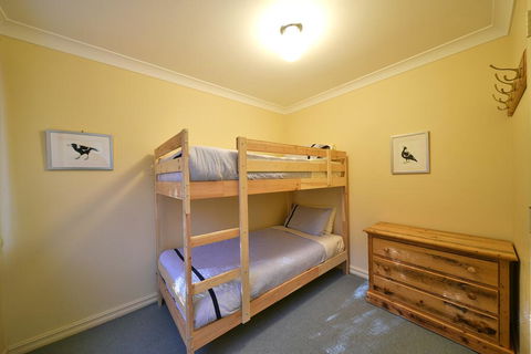 Three Bears 3 - Yamba Accommodation 2
