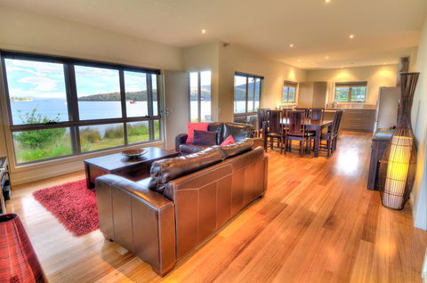 Tides Reach - Yamba Accommodation 0