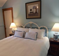 Tiffany's Country Cottages - Yamba Accommodation