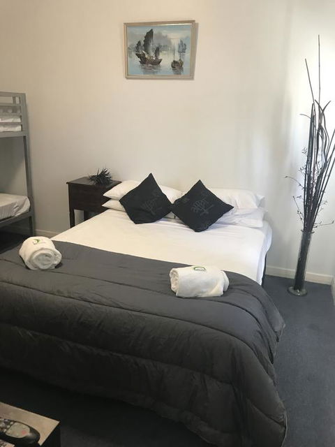 Tin Can Bay Budget Accommodation - Yamba Accommodation 0