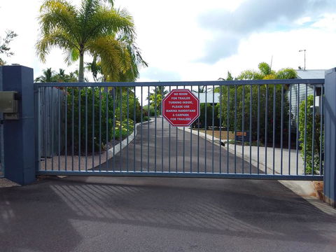 Tin Can Bay Marina Villas - Yamba Accommodation 3