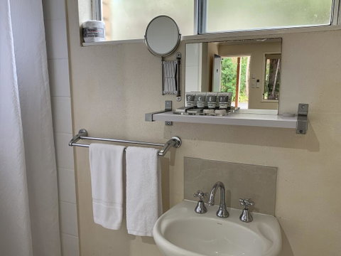 Tin Can Bay Motel - Yamba Accommodation 2