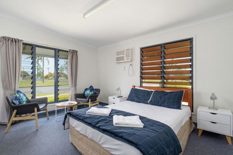 Tin Can Bay's Sleepy Lagoon Motel - Yamba Accommodation 1
