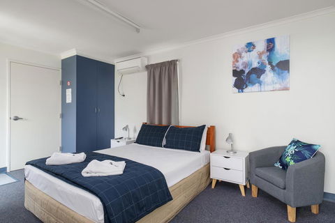 Tin Can Bay's Sleepy Lagoon Motel - Yamba Accommodation 3