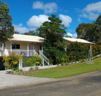 Tinaroo Sunset Retreat - Yamba Accommodation
