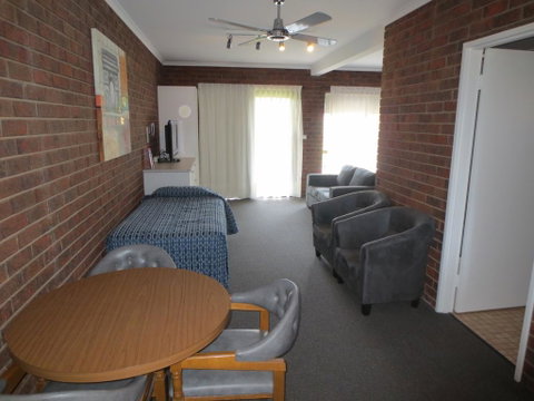 Tocumwal Golf Resort - Yamba Accommodation 1