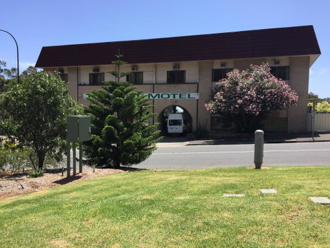 Tollgate Motel - Yamba Accommodation 0