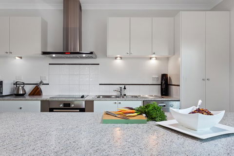 Tolpuddle Villa - Yamba Accommodation 2