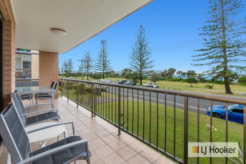 TRADEWINDS 1 - Yamba Accommodation 3