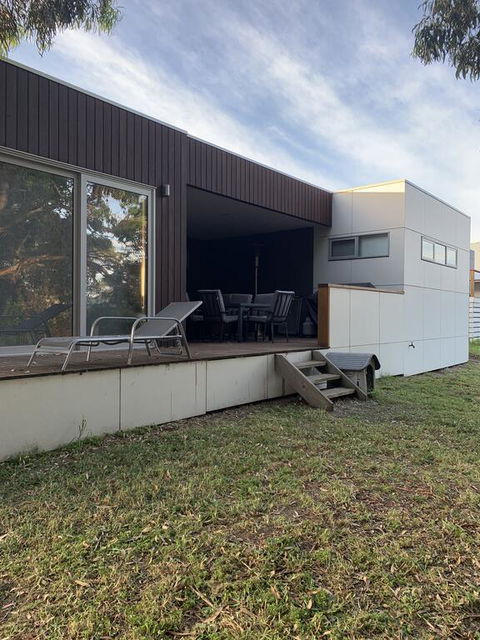 Tranquil Getaway Wifi Netflix Pet Friendly - Yamba Accommodation 3