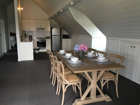Travertines Wines Apartment - Yamba Accommodation 0