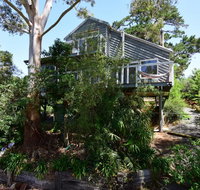 Treetops - Newly renovated in the village - Yamba Accommodation