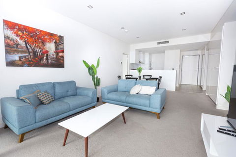 Trendy, Self Contained Inner City Apartment - Yamba Accommodation 0