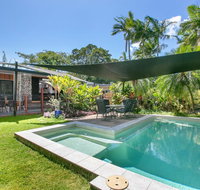 Tropical House Pool and Extra Bungalow 4 bedrooms - Yamba Accommodation
