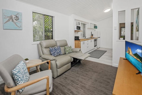 Tropical On McKenzie MK1 - Yamba Accommodation 0