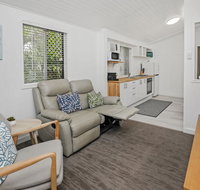 Tropical on McKenzie MK1 - Yamba Accommodation