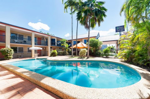 Tropical Queenslander - Yamba Accommodation 0