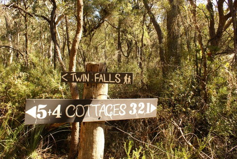 Twin Falls Bush Cottages - Yamba Accommodation 3