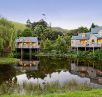TWISTED WILLOW - spa fireplace couples retreat - Yamba Accommodation