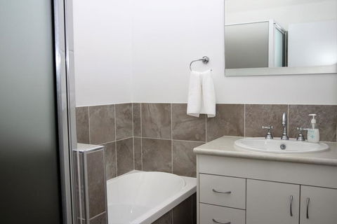 Two On Sunset - Yamba Accommodation 0