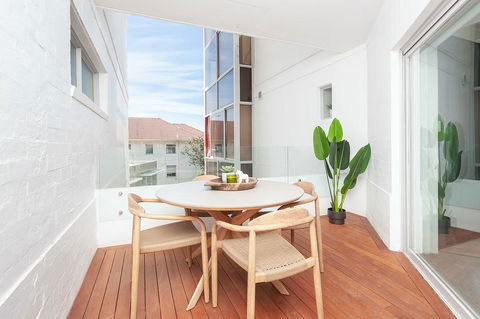 ULTIMATE BONDI LIVING - Yamba Accommodation 2