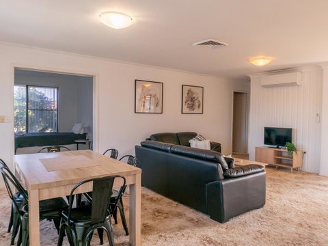Unit 1@Tee Jays - Yamba Accommodation 1