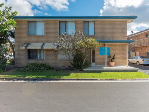Unit 1@Tee Jays - Yamba Accommodation 0