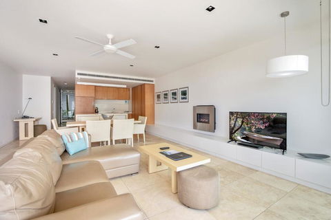 Unit 7 Plantation Resort - Rainbow Beach, Air Conditioned, Pool And Outdoor Spa, Plantation Resort - Yamba Accommodation 3
